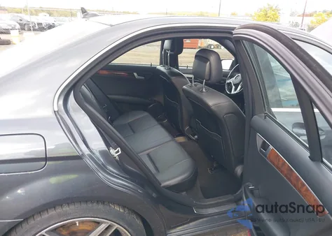 2013 Mercedes-Benz C 300 Sport 4Matic из США, поврежденный, VIN WDDGF8ABXDR269514